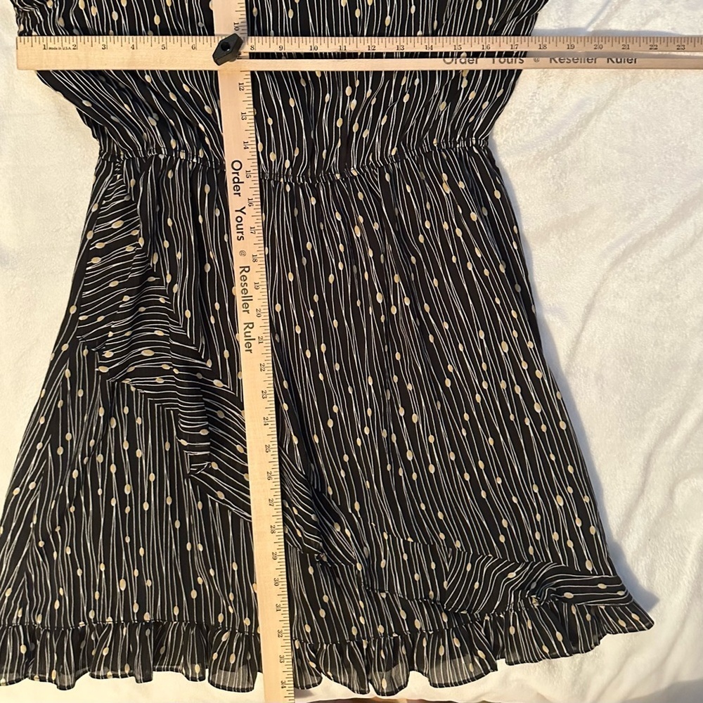 Le Lis Ruffle Sleeveless Mini Dress L Black White Gold Print Lined Party Casual - Picture 6 of 9